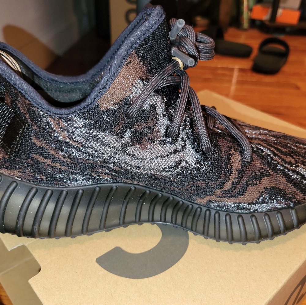 Yeezy Boost 350 V2